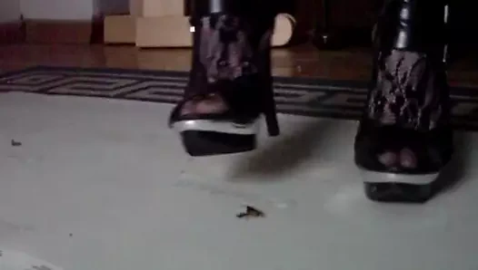 Krisi çekirge ezmek