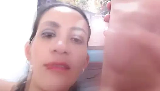 Rüya gibi kolombiyalı kız arkadaş ağzına boşalmak atış alır