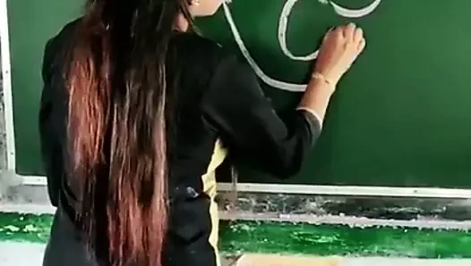 Hintli kızı sikiyor