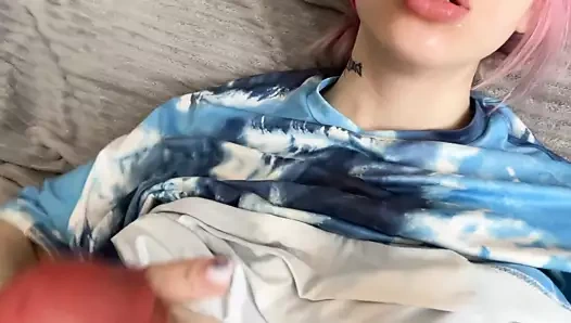 Büyük yapay penis içinde amcık damlayan