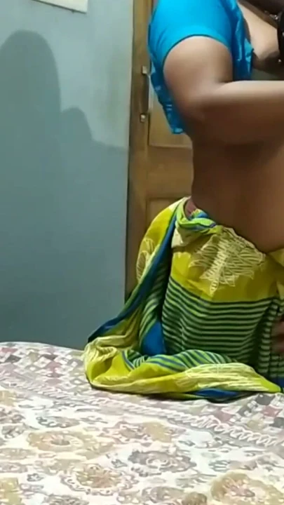 Tatlı Profesör Anjali, Mr. Mishra ile Evde Sertçe Sikişip İçine Boşalıyor | Klip 1