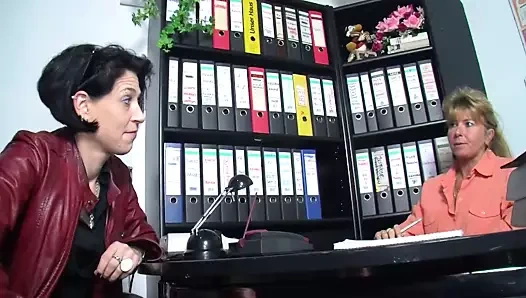 Petra seni daha iyi sikişiyor 2 - bölüm 3