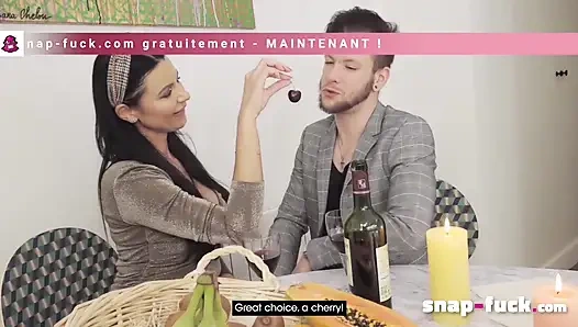 Ateşli seks Fransa: yaramaz orta yaşlı seksi kadınlar