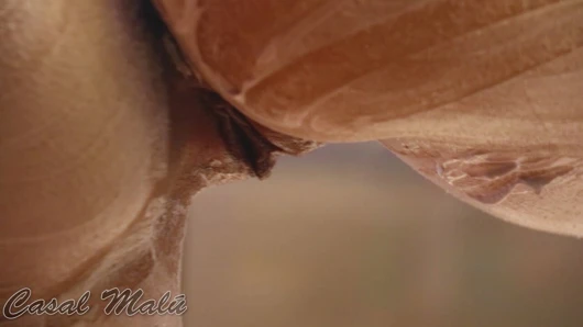 Banyoda çıplak tenimle ilgileniyorum