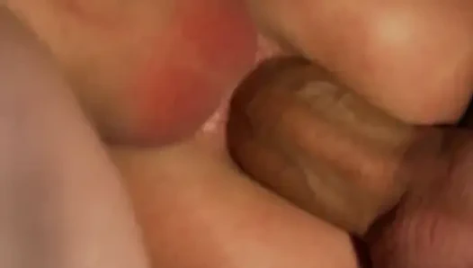 Seksi iç çamaşırları sahne 1_blonde göğüslere boşalmayı tercih eden iç çamaşırlı üçlü seks