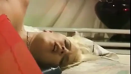 Evli kadınlar evde yalnız evli kadın