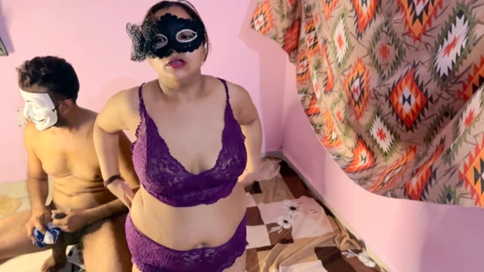 Hintli yeni çift sert aşk ve seks tam ön sevişme fantezisi cinsel ve