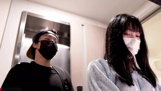 Büyük götlü teyze Thida üvey yeğenim tarafından sikiliyor