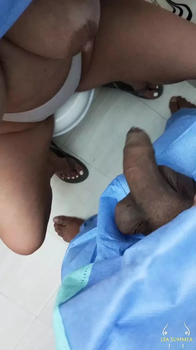 Perverted doctor breaks his slutty patient's ass and makes her suck his cock to relieve her pain