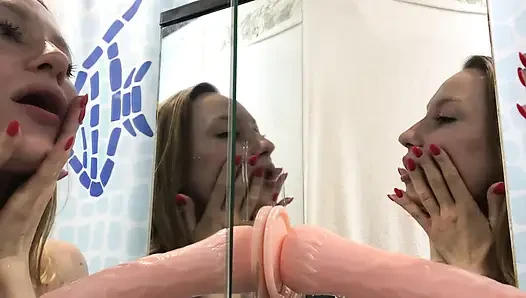 Senin Sert Penisin Için Derin Oral Seks Yapıyorum