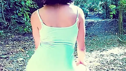 Ateşli wyld yasmin muhteşem teşhirci herkesin içinde her zaman amını ve götünü teşhir etmeyi seviyor