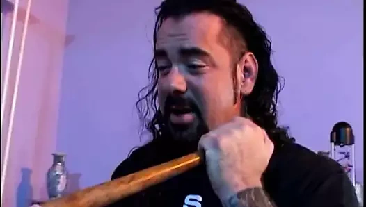 Sulu pembe amcıklı şehvetli sarışın çifte yarağıyla sikişiyor