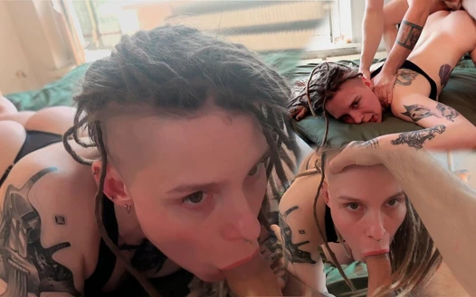 Oda arkadaşım beni kıstı ve iyi bir sakso çektikten sonra sik oyuncağı olarak kullandı!