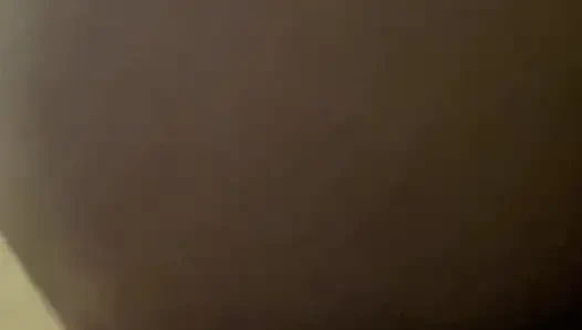 Conversation interraciale Une poignée noire dans son joli trou du cul de PAWG
