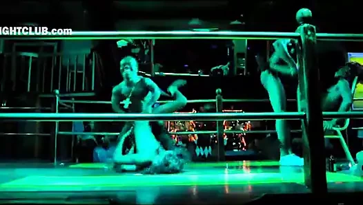 Dünyaca ünlü kısa adam