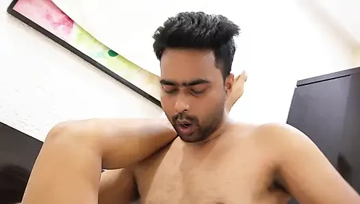 HINTLI DESI SEKSI GENÇ VE YAKıŞıKLı OĞLANıN HIKAYESI, ROMANTIK SEKSI SABAH SEKSI