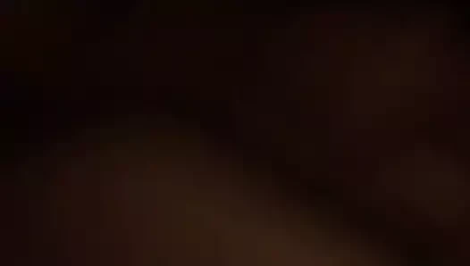 Benim yuvarlak kıçım sert horoz üzerinde zıplıyor!