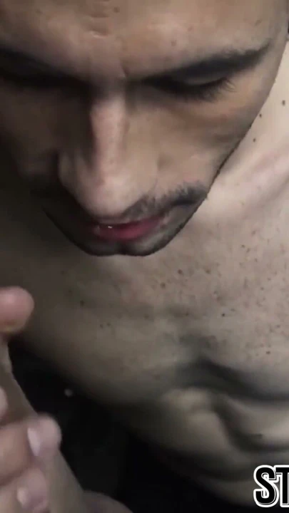 Latin hetero adam döndü eşcinsel sonra Başlarken ilk hissediyorum arasında çük | Klip 1