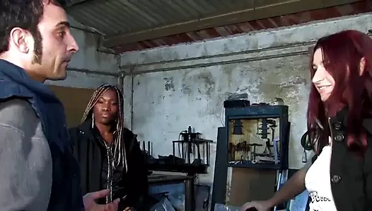 üçlü ırklararası anal orgy ile çift penetrasyon