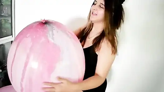 Patlamaya kadar mermerlenmiş oksidzed balonlara biniyor - bunny looner [lowres]