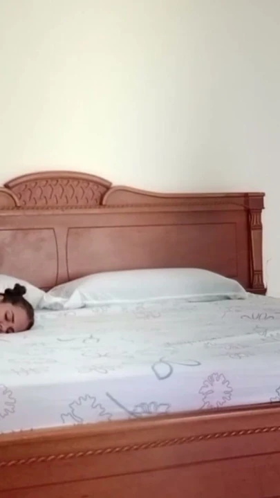 Ev sahibi üvey kızımın amını istiyor ve ben orada olmalıyım | Klip 1