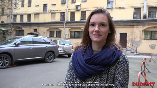 Güzel kız sözde ajan ile harika seks kandırdı