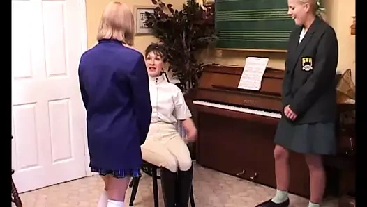 Liseli şaplak attı