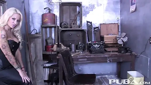 Helly ile çorap fetişi ve solo