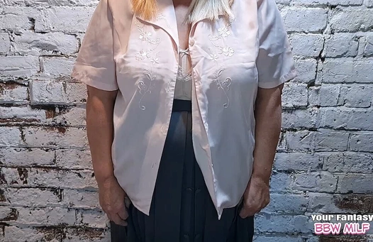 Ürkütücü bodrum ve onun zevki için soyunması söylendi