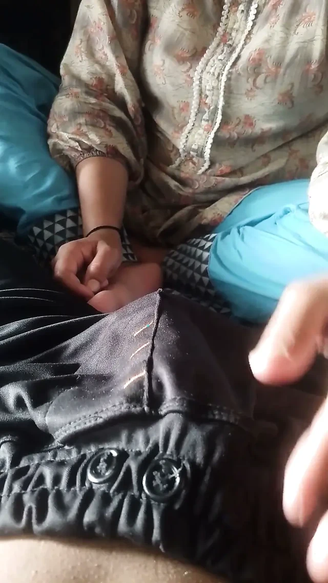 Hintli Pakistanlı elle muamele