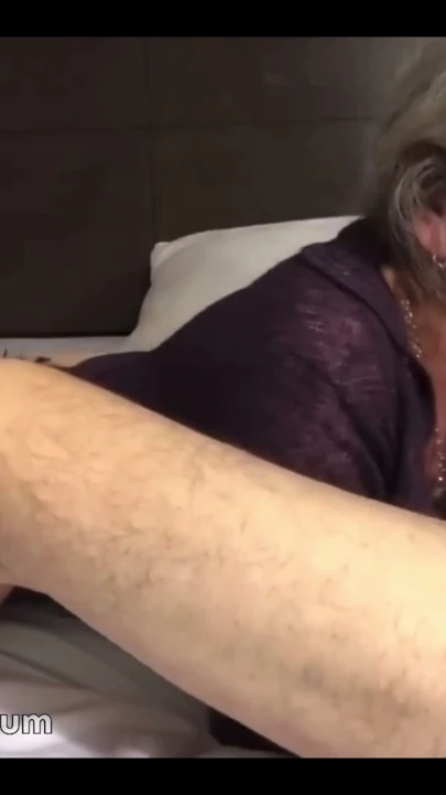Tabanlar Yukarı Sıcak Olgun Derin Boğaz Uzmanı MaXXXimumMilf! | Klip 2