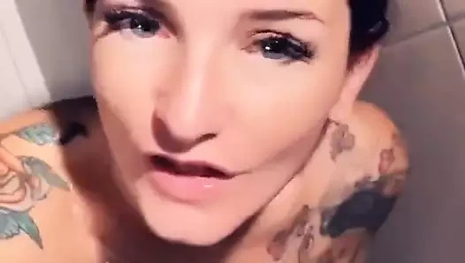 Günaydın. Bana katılmak ister misin?