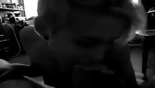 Milf Mit Kurzen Blonden Haaren War Geil