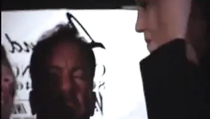 İki kadın aynı yarağı paylaşıyor ve döl takası yapıyor