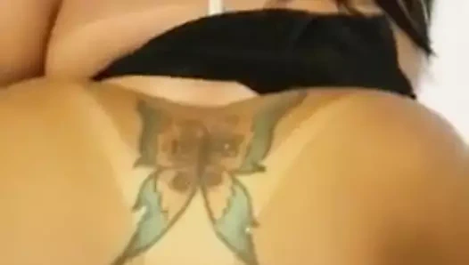 Büyük götlü İngiliz latin orta yaşlı seksi kadın için domaltarak sikiş