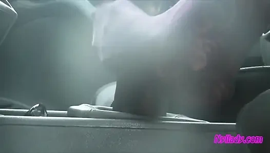 Nyllady'nin desenli külotlu çorapla vites değiştirip tekerlekle ayakla mastürbasyonu