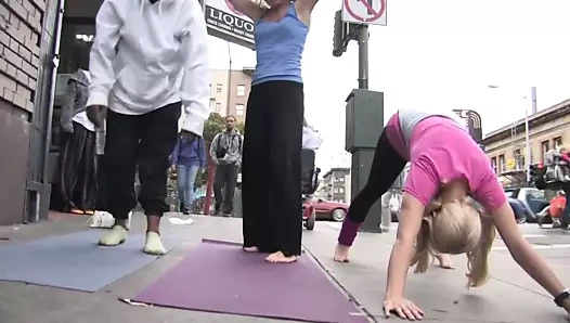 Seksi milfs sokak yoga ayaklar