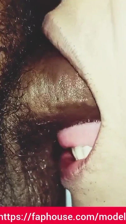 Orta yaşlı seksi kadın şimdiye kadarki en iyi oral seks sözü veriyor ve penisten alınan tüm spermleri yutuyor. | Klip 1