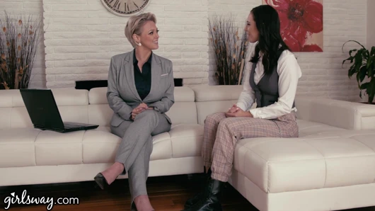 Girlsway olgun lezbiyen hediyeler aidra fox a power suit