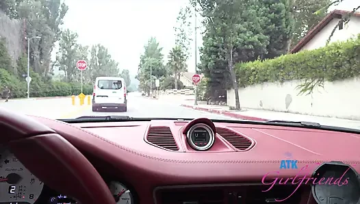 Willow ile eğlenceli bir gün: ağda müzesi ve araba yolculuğu, sonra şehvetli masaj