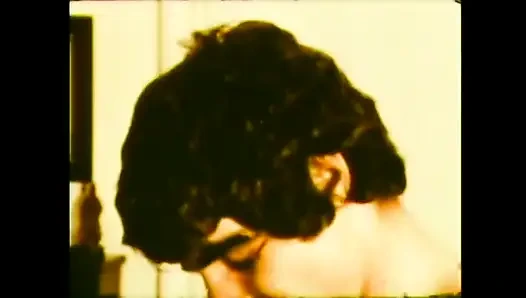 Yoğun klasik üçlü seks filmi!