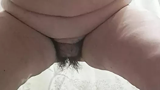 Üvey anne vücudunu dölliyor