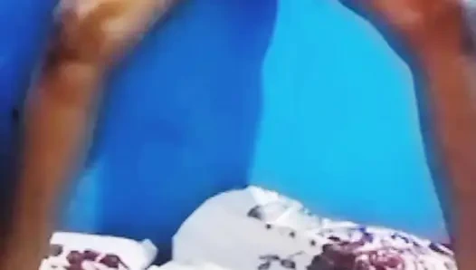 Anne görüntülü görüşmede amını oynuyor ep3 xxx