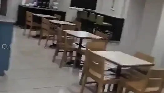 Merdivenlerde seksi siyah amcığı sikiyor büyük zenci yarağı