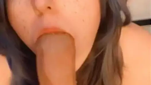 Sik emdiğimde seninle göz teması kurmamdan hoşlanıyor musun?