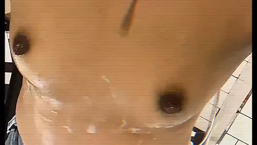 Boşalmak için sakso çekiyor