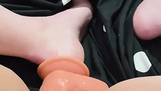 Büyük dildo eğlencesi