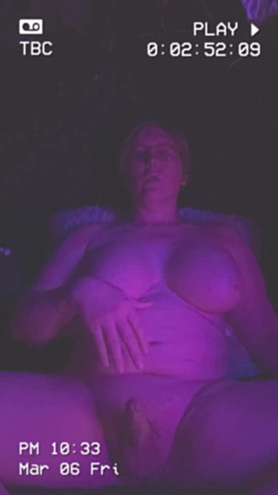 Büyük memeli ekstra kalın travesti