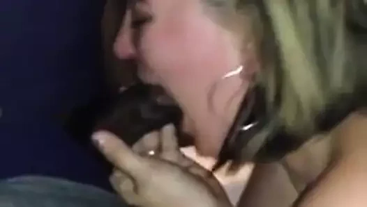 Üvey annem arkadaşlarımı emiyor