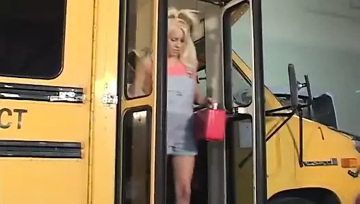 Okula giden otobüs günah ve orgazm mekanına dönüşüyor!!!